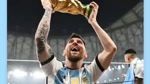 利物浦8000万欧元瞄准伊尔迪兹，曼联双雄激烈争夺引关注