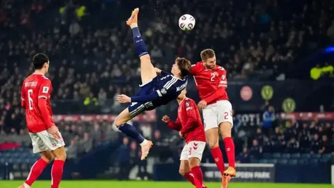 麦卡感慨：虽历磨难，赛季荣耀依旧闪耀